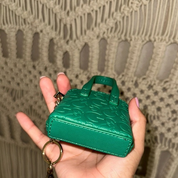 GUESS Keychain - Picture 6 of 6